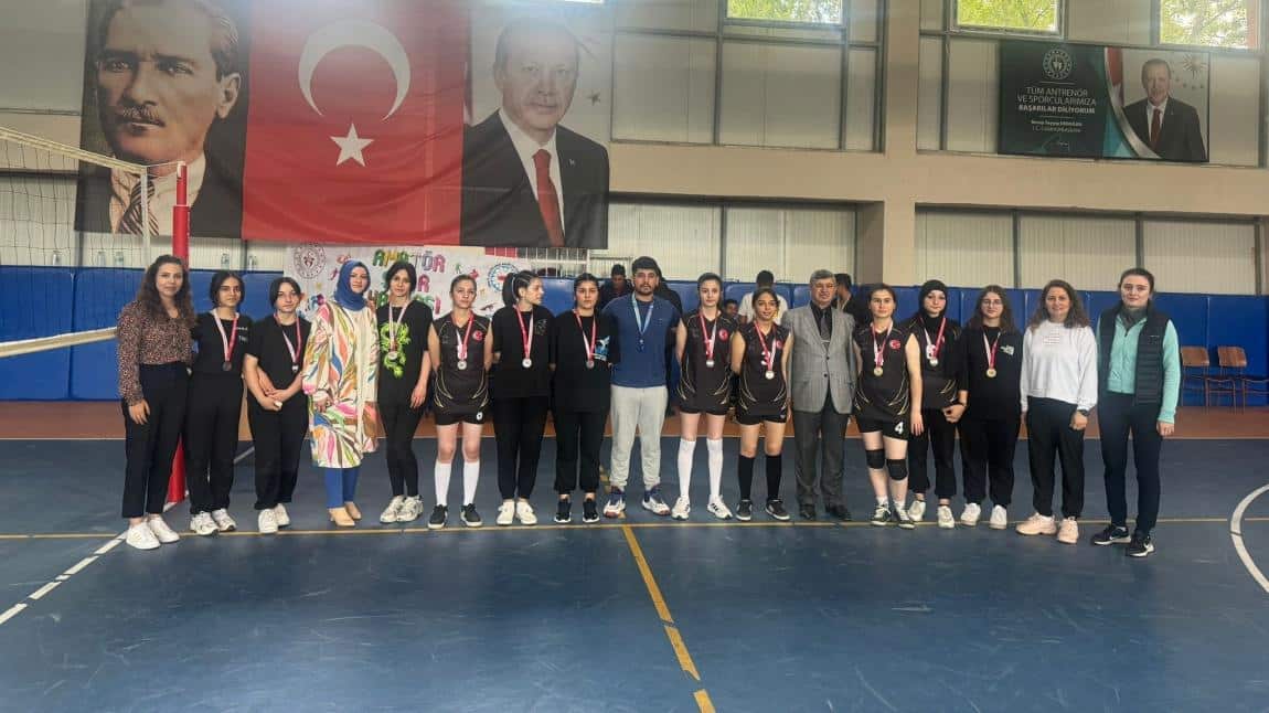 AMATÖR SPOR HAFTASI GENÇLER KIZ VOLEYBOL MAÇI